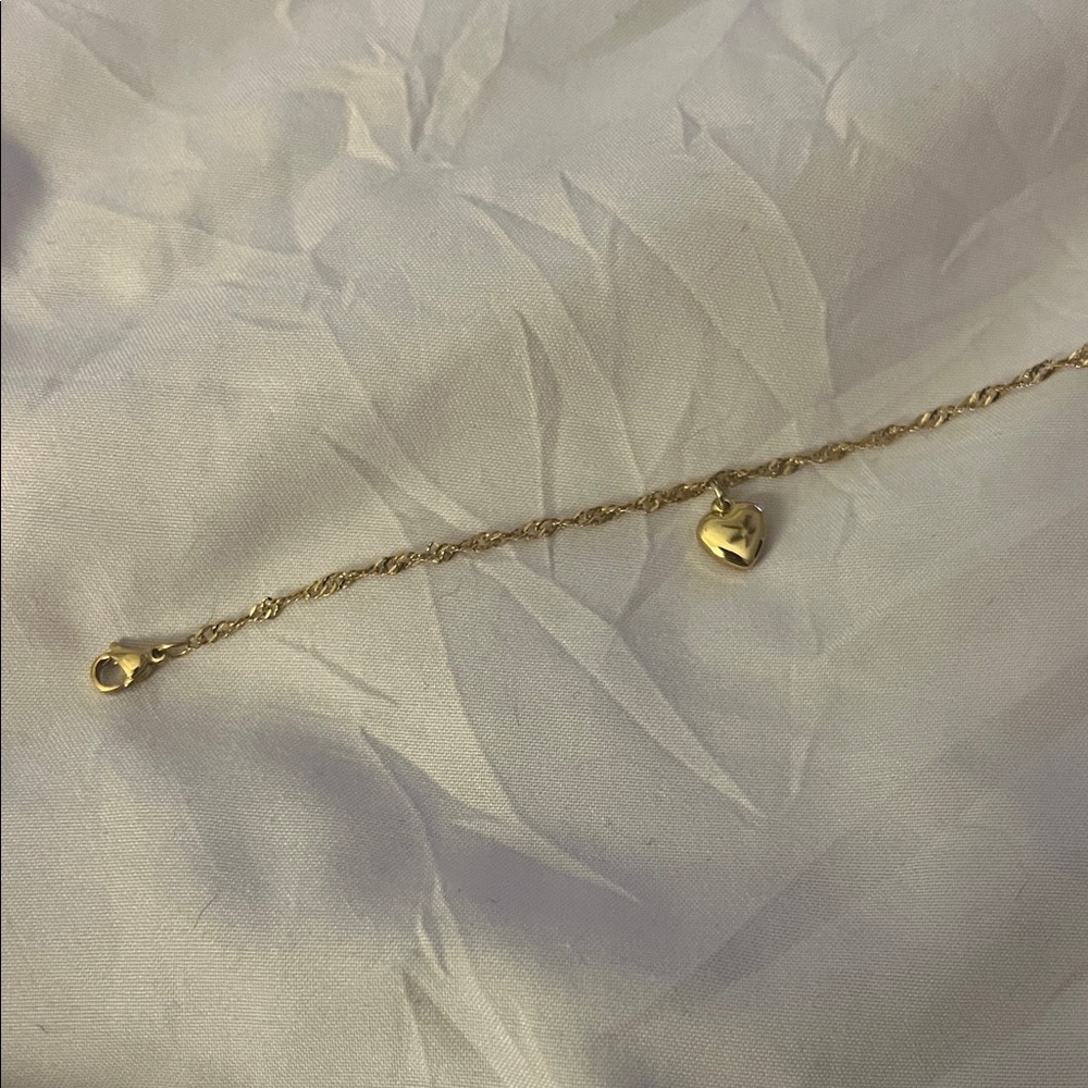 Gold Heart Pendant Bracelet